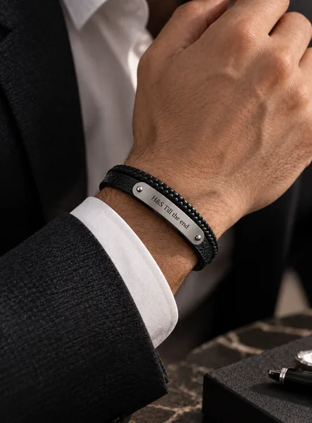 Bracelet Homme Cuir Noir Tressé & Plaque Gravée en Acier Noir Mat - Personnalisable