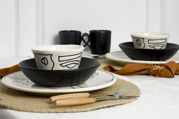 Art Facial – Service à table 8 pièces en poterie