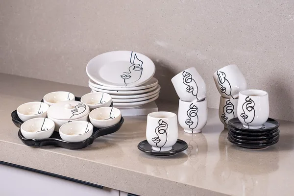 Service petit déjeuner Face art – 27 pièces